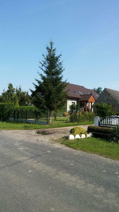 Апартаменты Der Kleine Bauernhof Keine Arbeiter Zadnych Pracownikow Lubiatow  Экстерьер фото